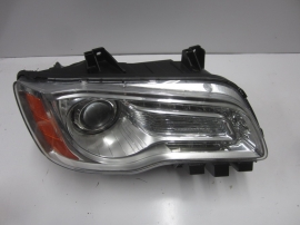 Chrysler - Headlight - 68143002AB